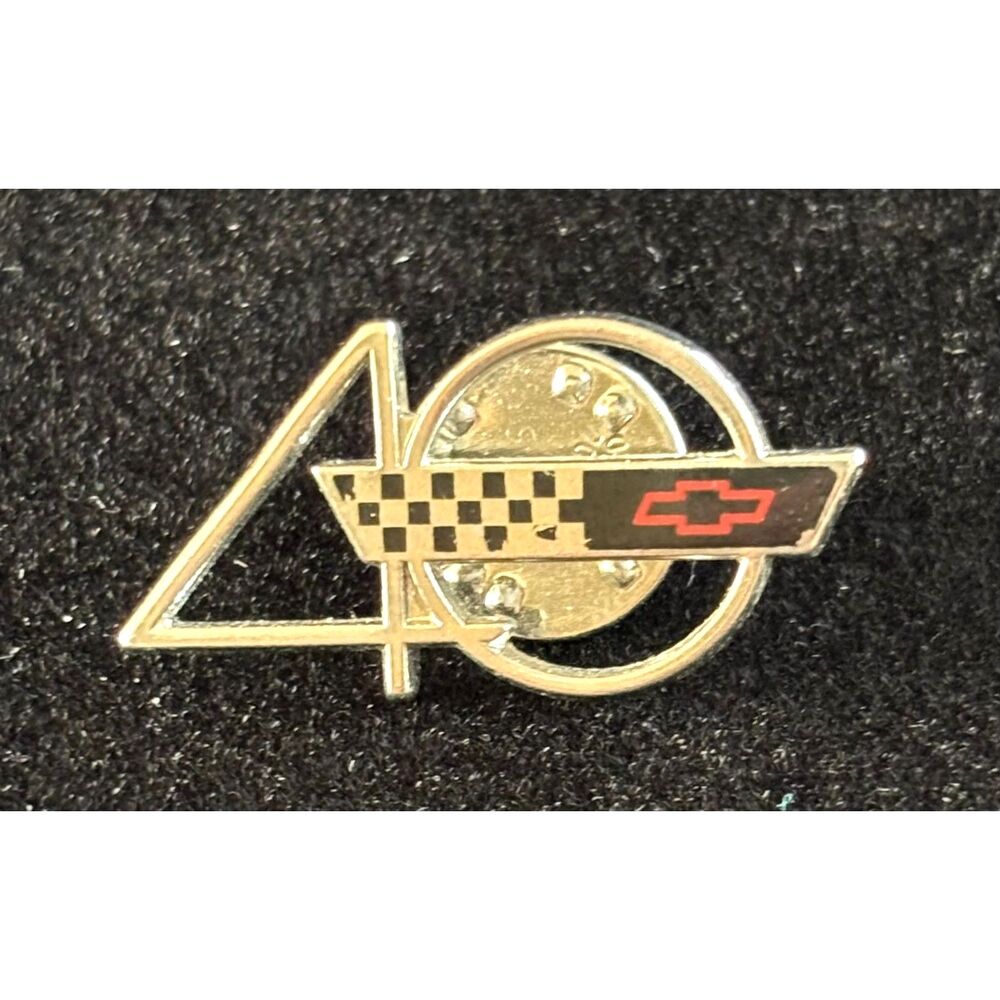 Vintage Corvette 40th Anniversary Pin Chevrolet Bowtie Racing Flag Lapel Pin